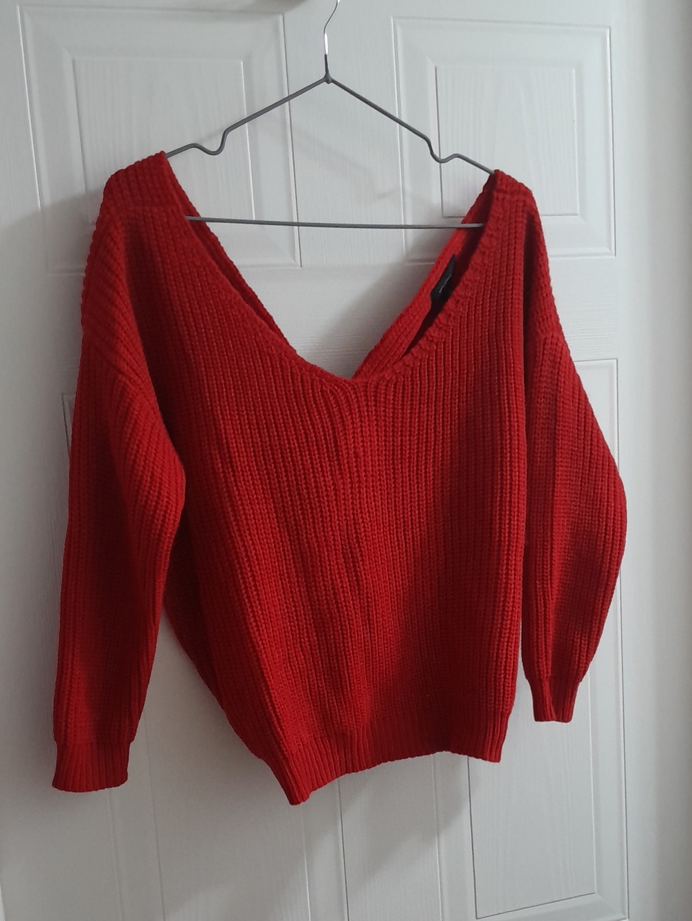 MAJORELLE Bold Red V-Neck Knit Sweater